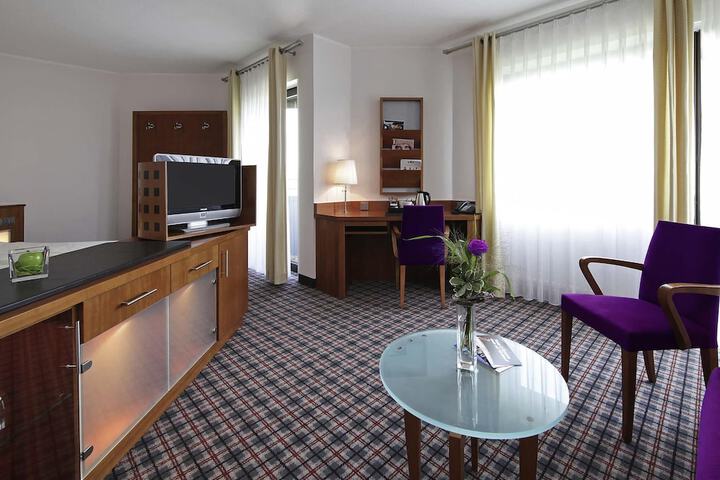 Room 16 of 62