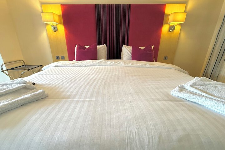 Room 15 of 53