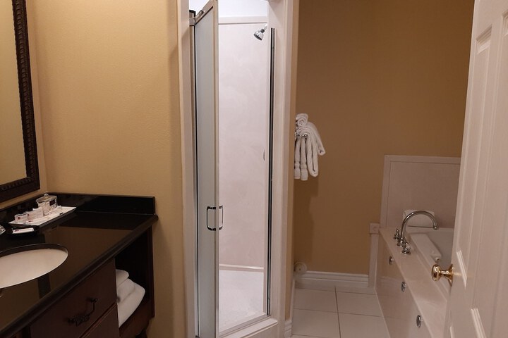 Room 28 of 56