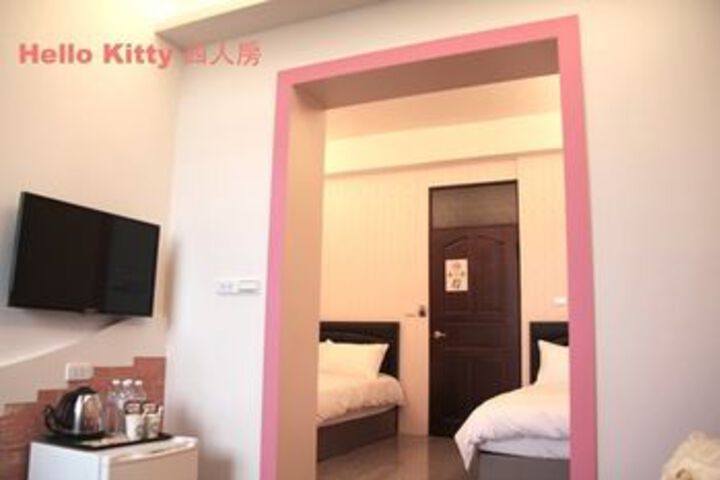Room 17 of 36
