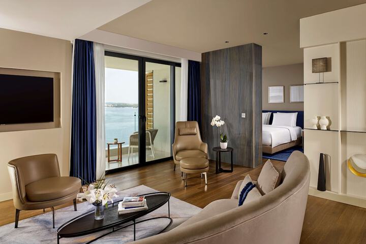 Room 28 of 105