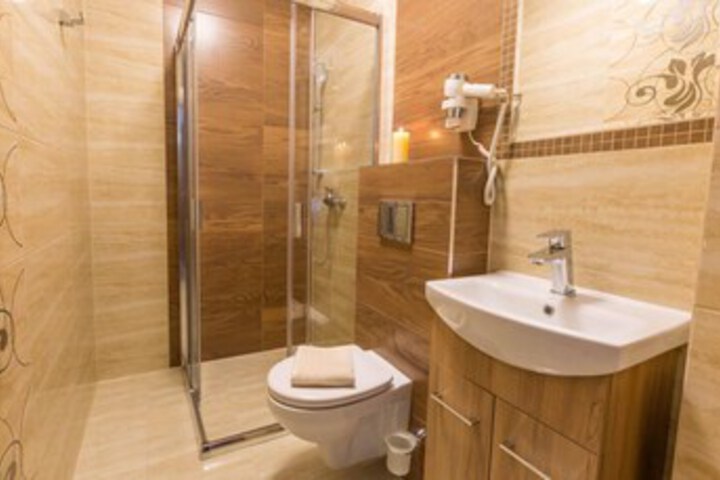 Room 2 of 45