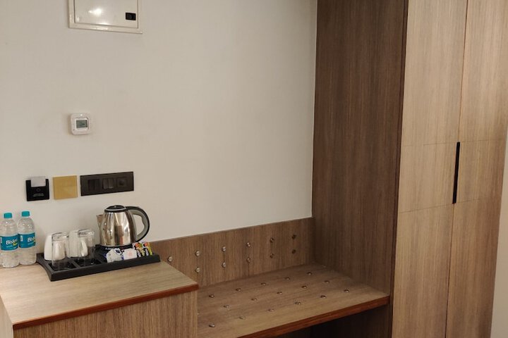 Room 8 of 24