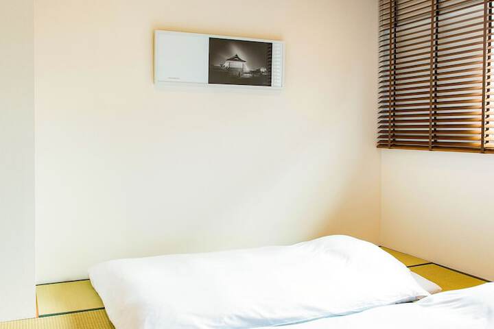 Room 29 of 77