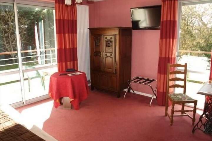 Room 5 of 73