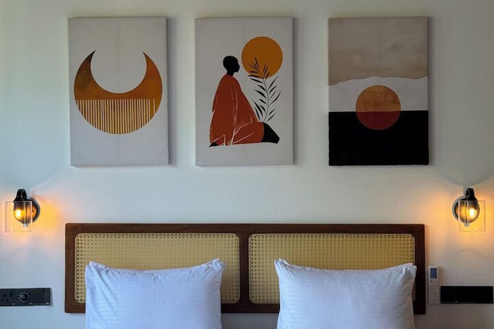 Room 11 of 36