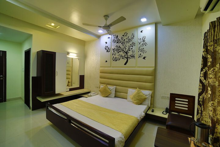 Room 7 of 35