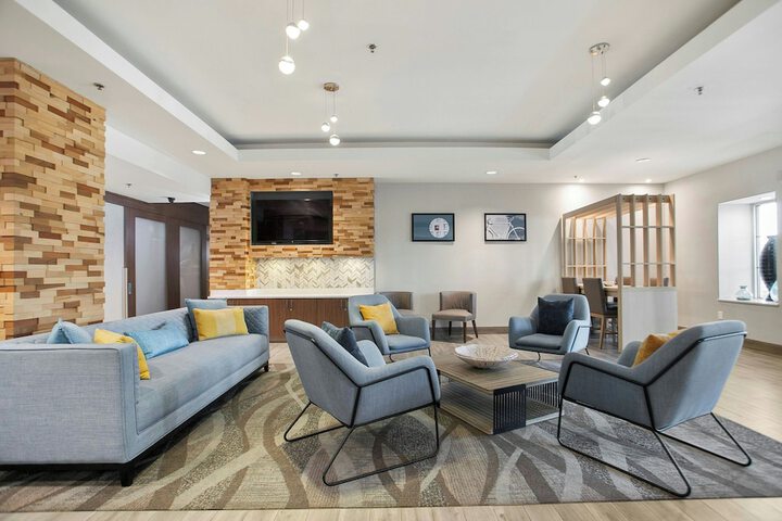 Lobby lounge