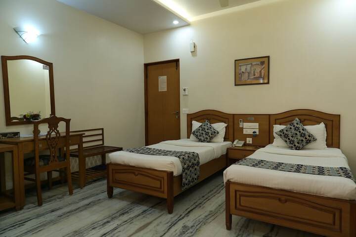 Room 10 of 31
