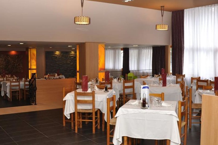 Dining 78 of 128