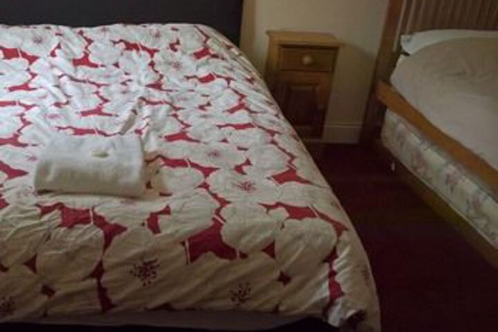 Room 6 of 15