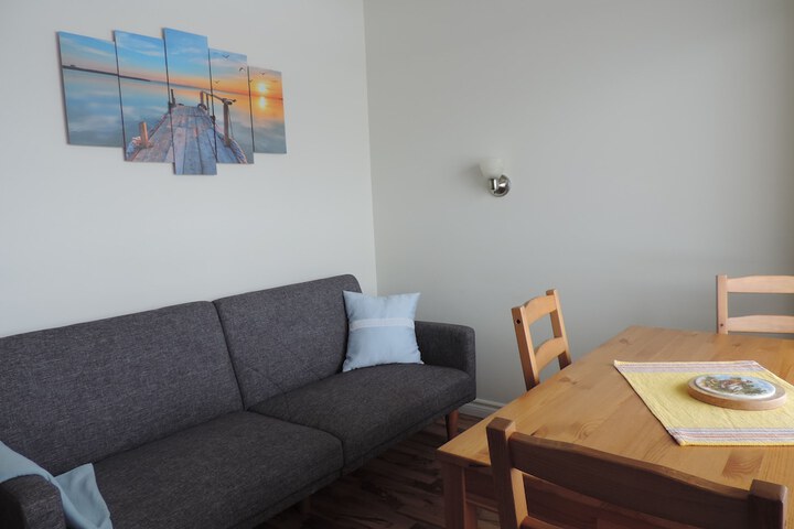 Room 4 of 118