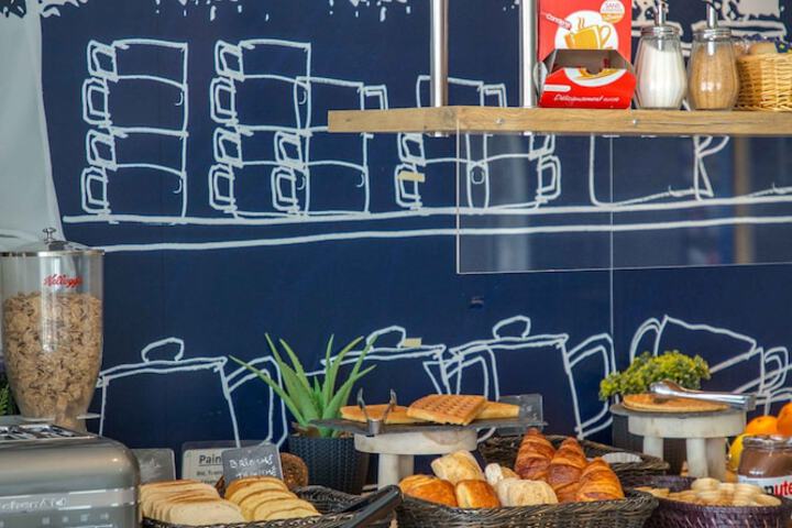 Breakfast/Coffee Service 62 of 118