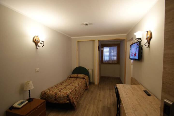 Room 10 of 57