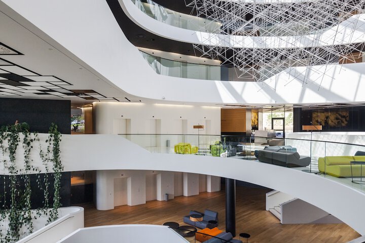 Entrance & Lobby