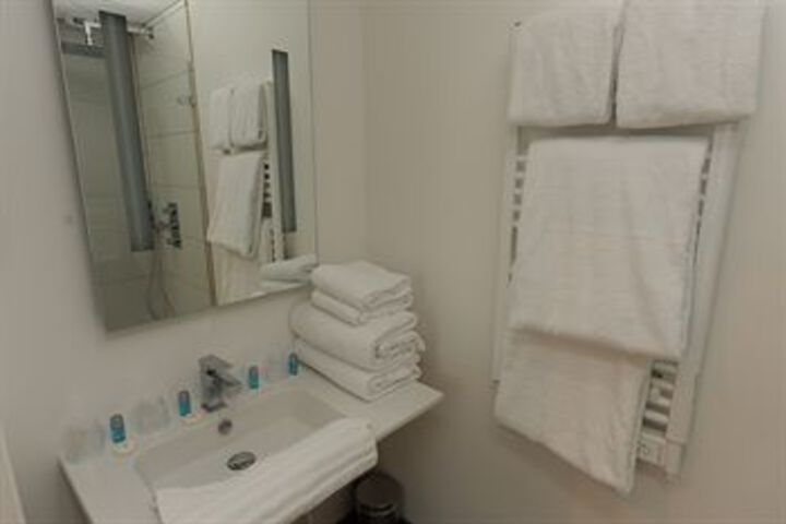 Room 3 of 11
