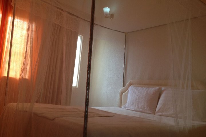 Room 4 of 20