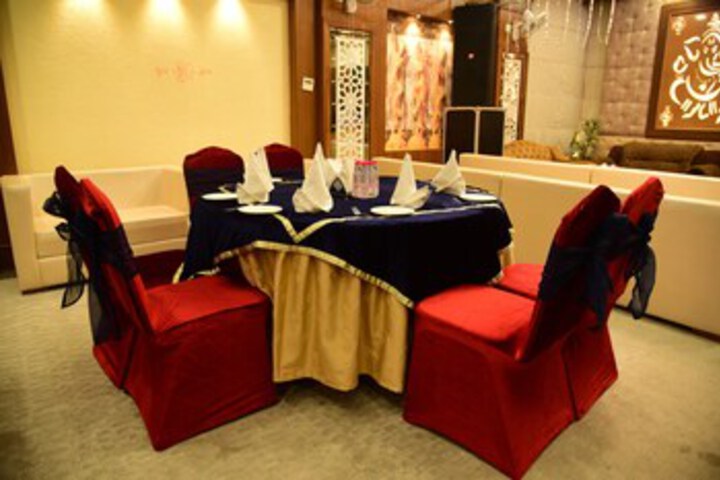 Dining 10 of 28