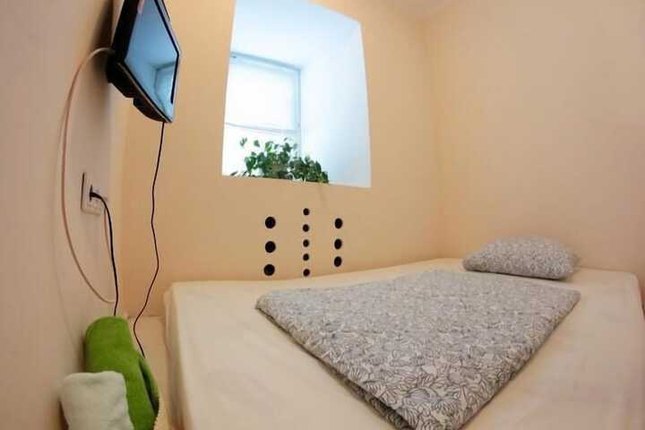 Room 27 of 67