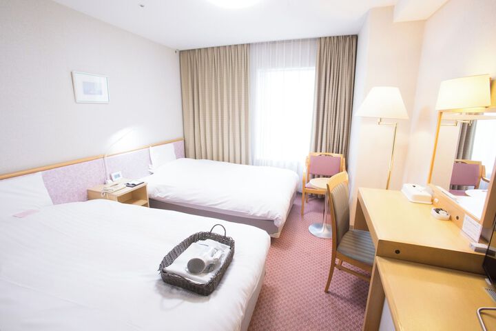Room 8 of 42