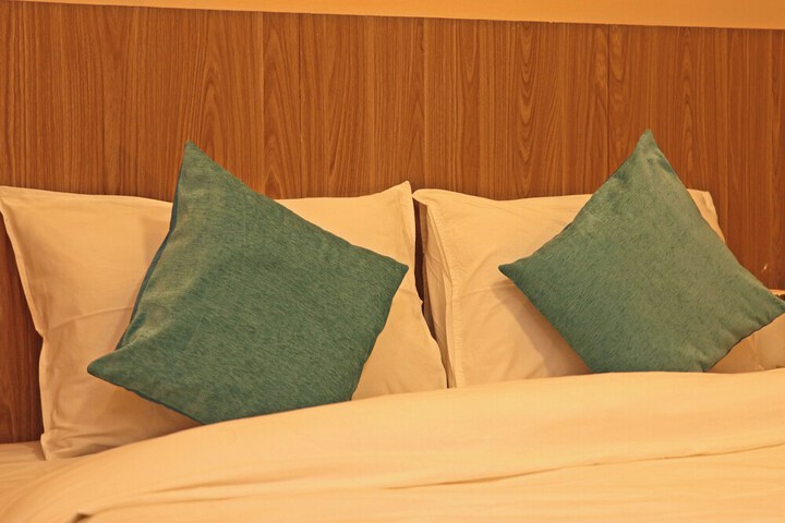 Room 15 of 119
