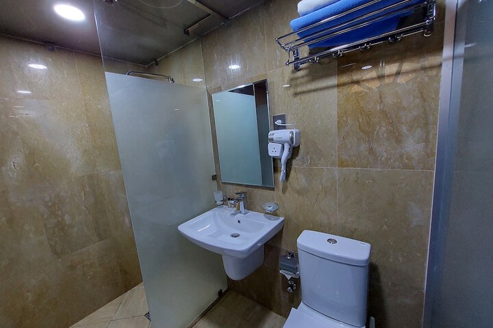 Room 16 of 16