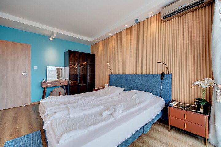 Room 5 of 59