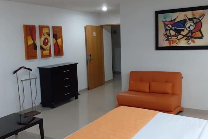 Room 17 of 39
