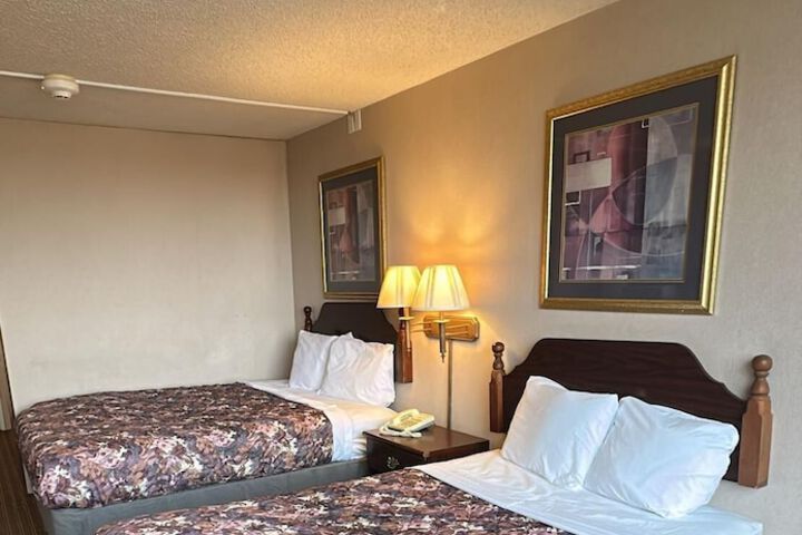 Room 2 of 4