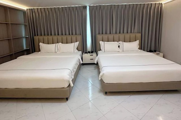 Room 13 of 43