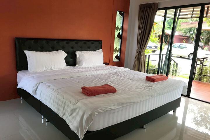 Room 6 of 65