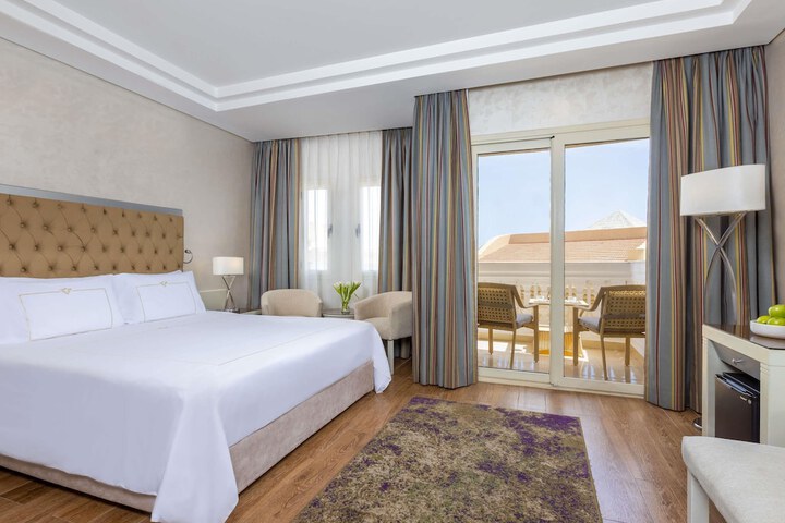Room 40 of 180