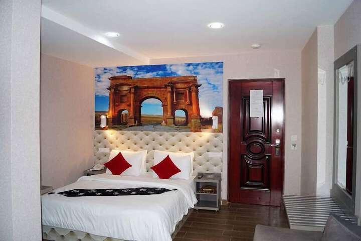 Room 9 of 44