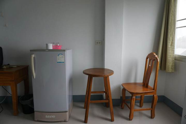 Room 13 of 37