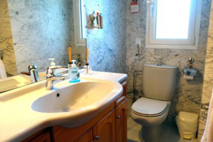 Room 5 of 47