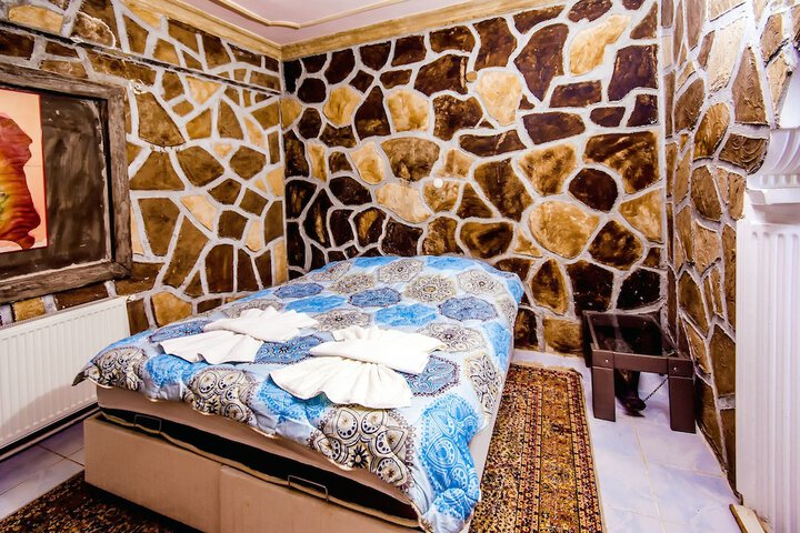 Room 4 of 30