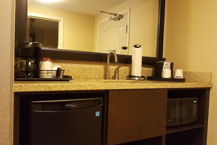 Mini-refrigerator