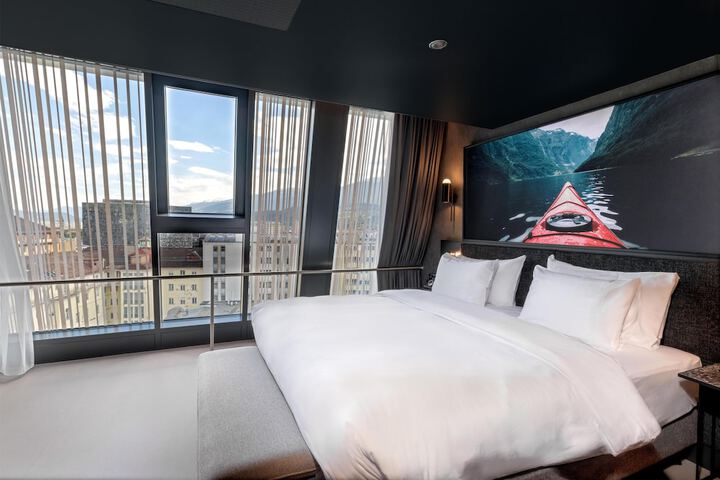 Room 9 of 39