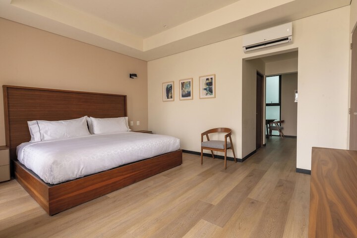 Room 16 of 60