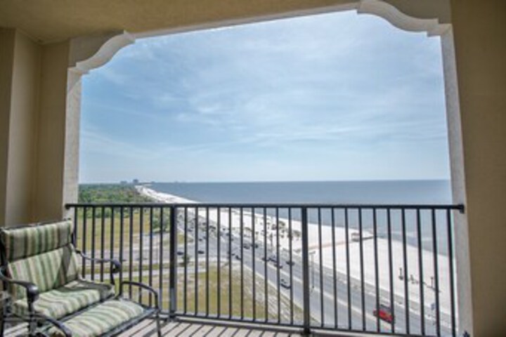 Ocean Club 804 Deluxe Apartment in Biloxi, MS