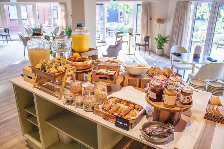 Breakfast/Coffee Service 124 of 178
