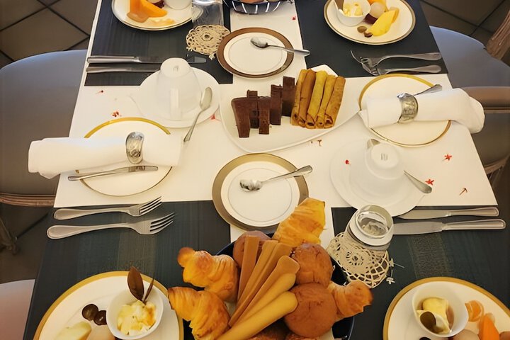 Breakfast/Coffee Service 24 of 47