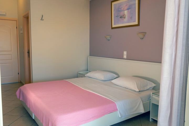 Room 16 of 74