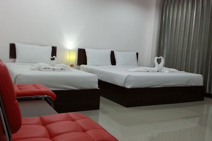 Room 10 of 19