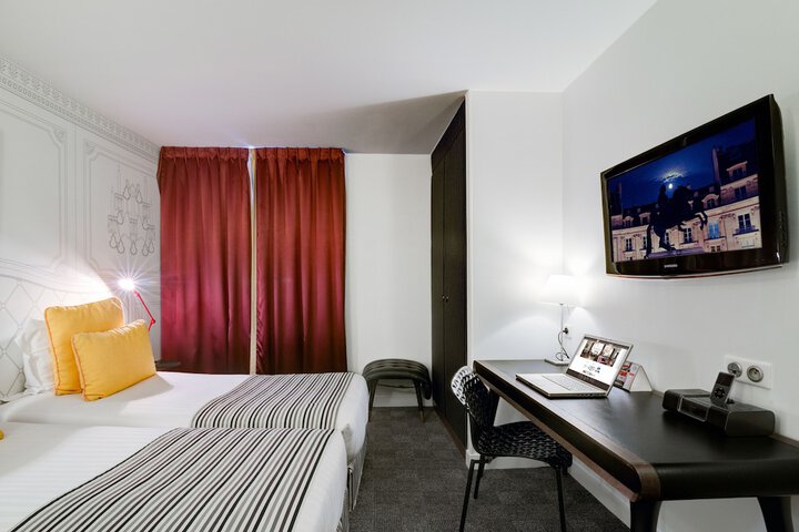 Room 8 of 42