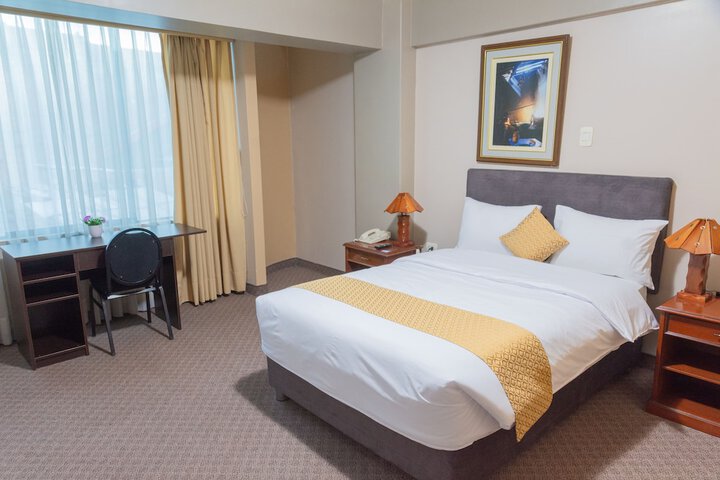 Room 12 of 26