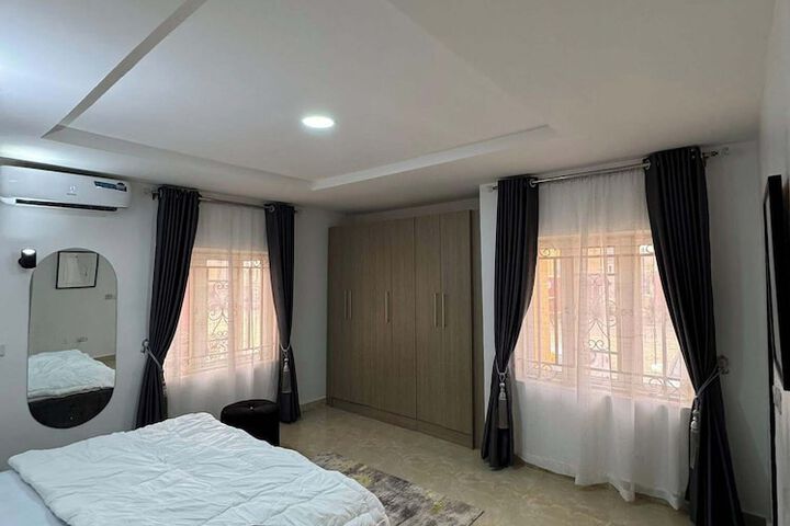 Room 10 of 40