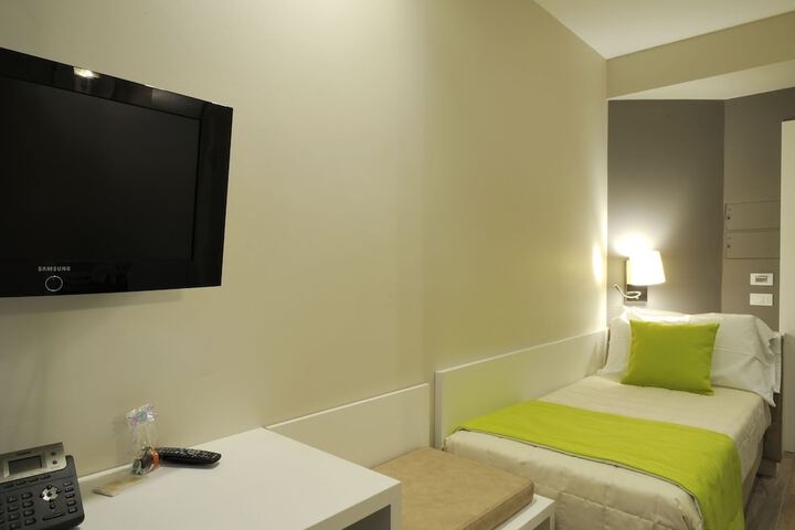 Room 3 of 30
