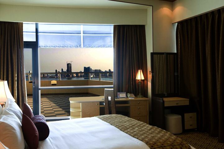 Room 8 of 72