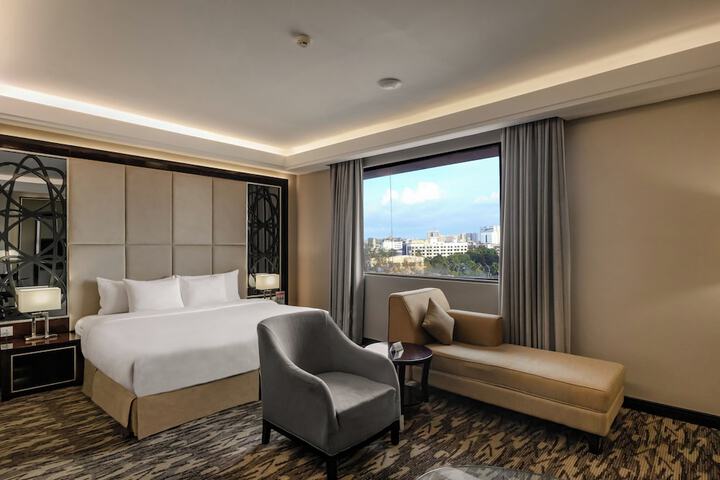 Room 27 of 69